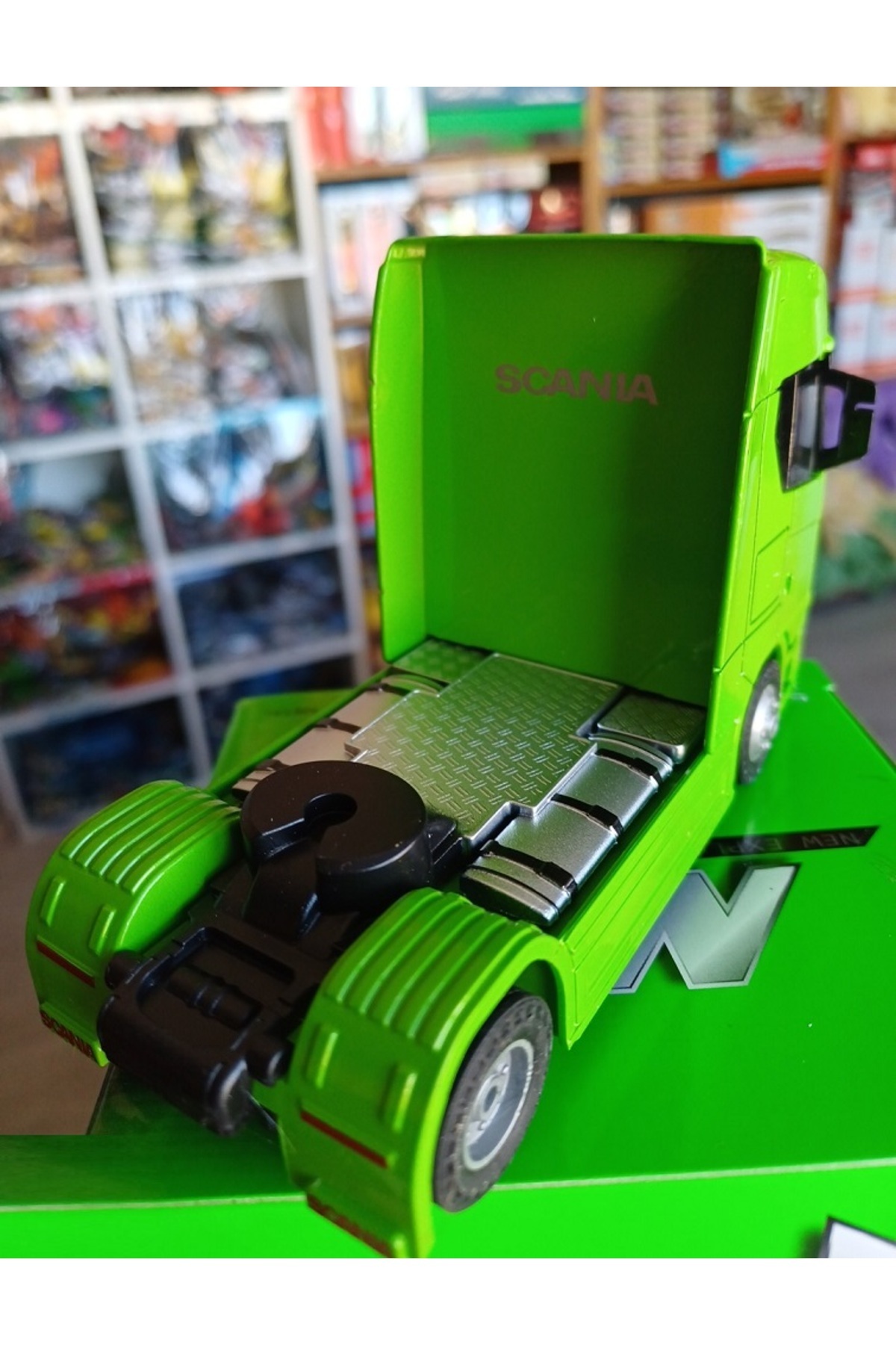 مدل خودرو سر کامیون فلزی SCANIA V8 R73 با بازشو به جلو 1.64 DIECAST GREEN اورجینال Oyuncak Evi