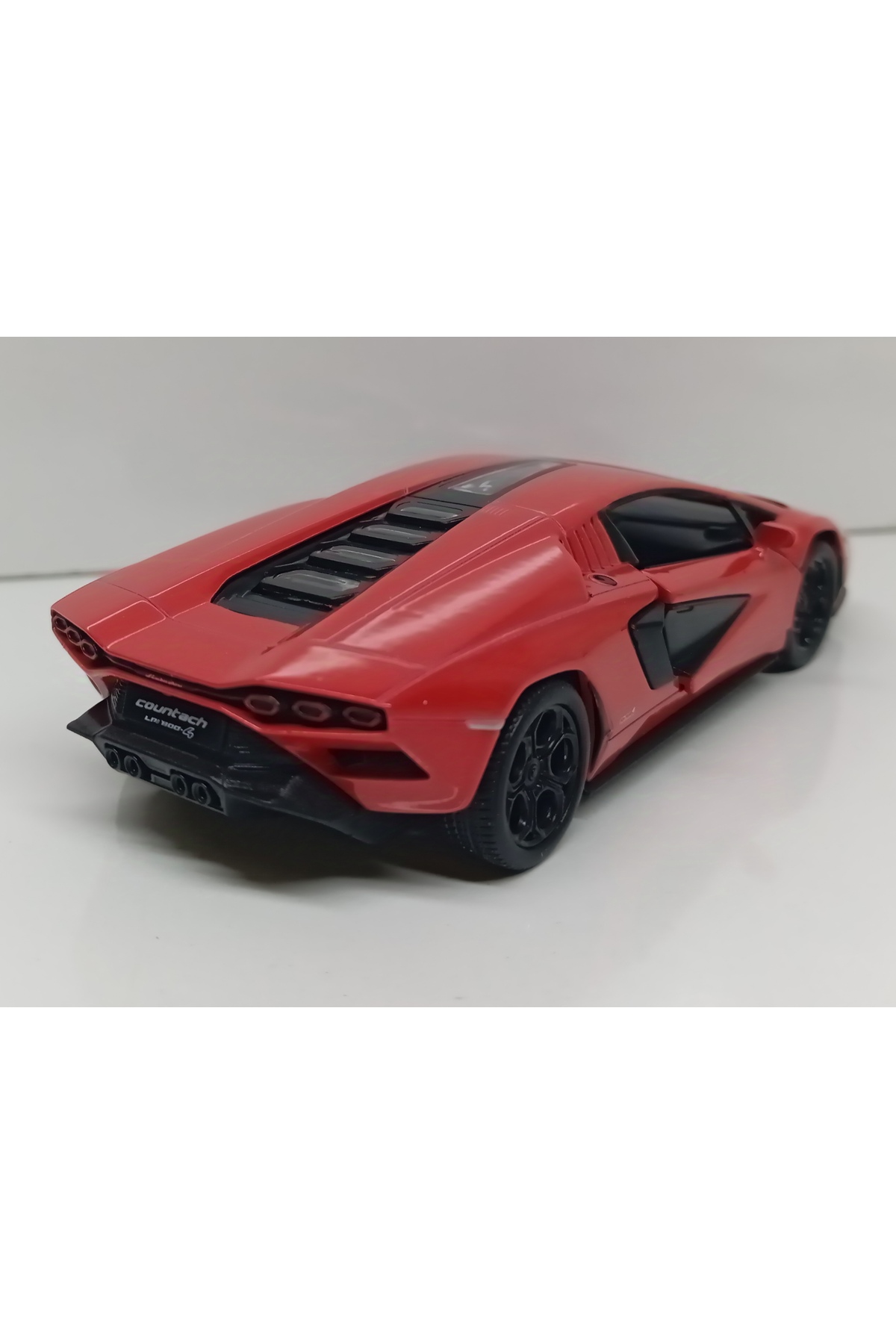 مدل خودرو DIANOMI 1:38 LAMBORGHINI COUNTACH LPI 800 4 . DOP METAL CAR اورجینال Kinsmart