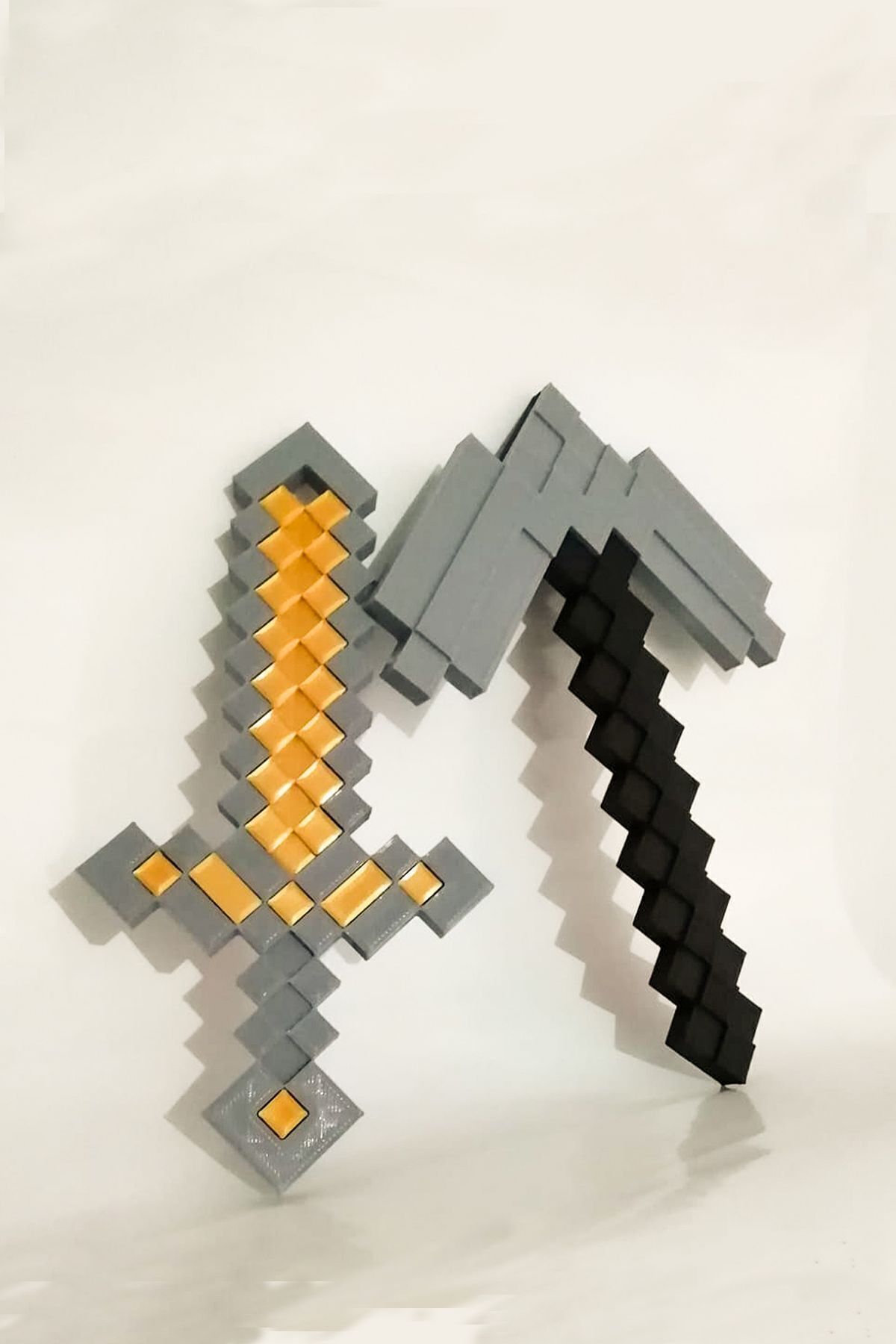 فیگور MINECRAFT IRON PICKAXE SWORD SET Modeltek