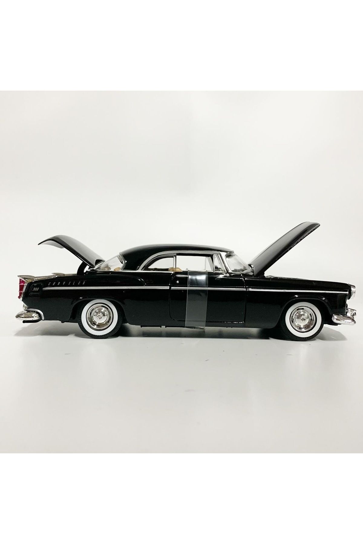 مدل خودرو MOTORMAX 1 24 CHRYSLER C300 1955 اورجینال Motor Max