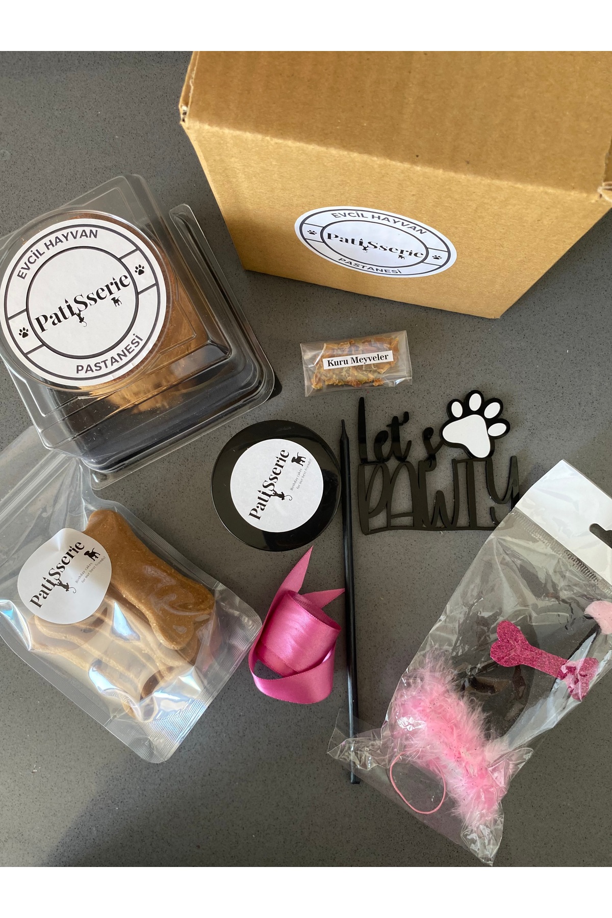 لباس بالاتنه سگ پاتیسری استور Patisserie Store، صورتی XL با تم کیک تولد