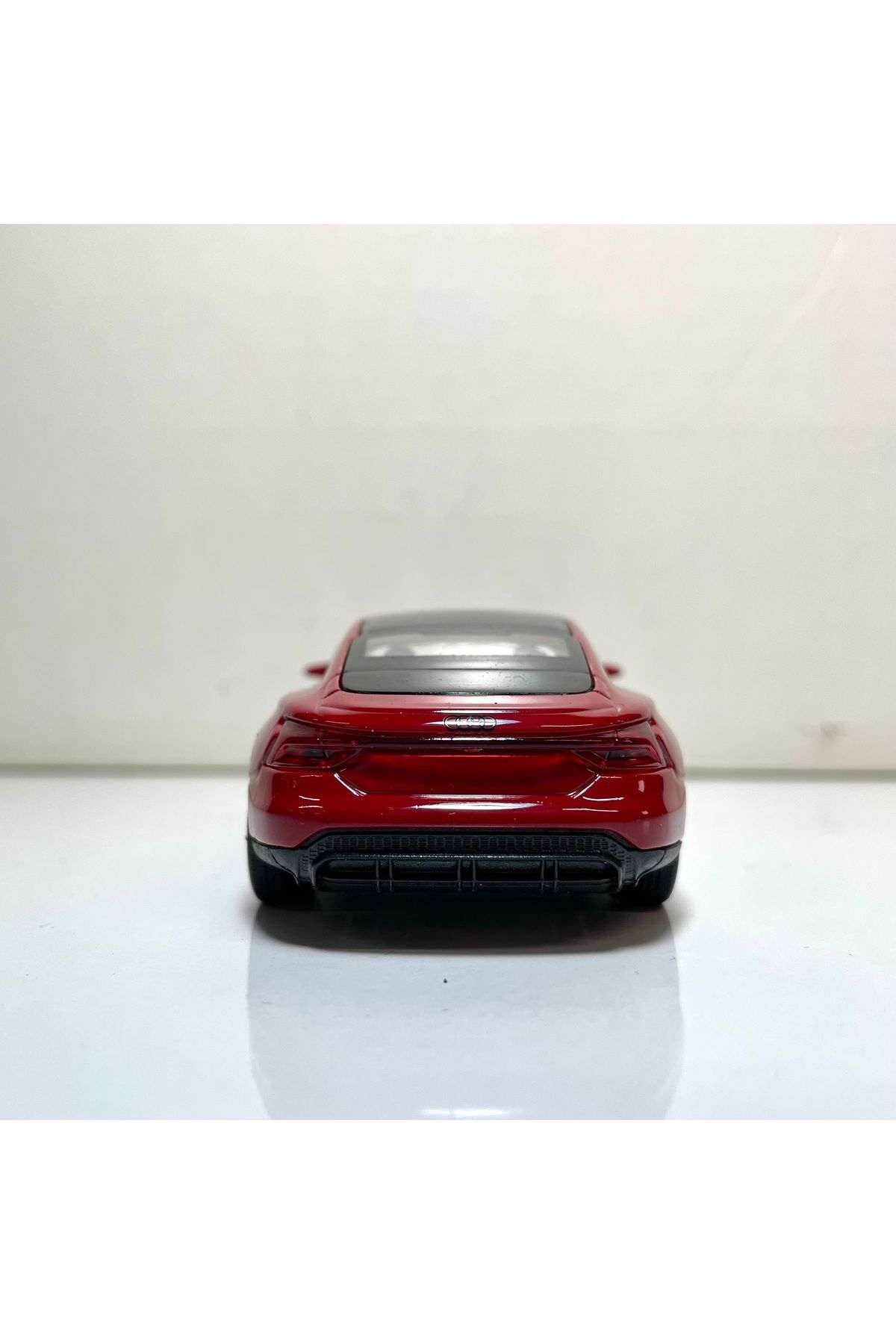 مدل خودرو AUDI RS E TRON GT 1 36 SCALE WELLY DIECAST METAL MODEL CAR TOY اورجینال WELLY