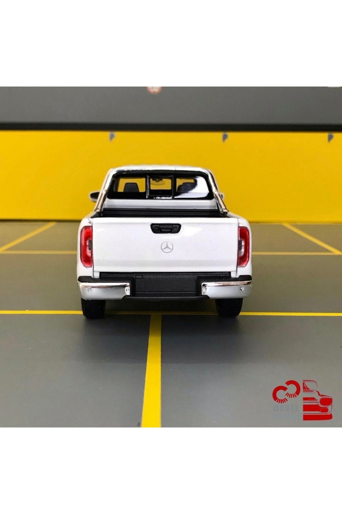 مدل خودرو مرسدس بنز X CLASS 1 24 SCALE C&amp;C MODEL GARAGE DIECAST METAL CAR اورجینال WELLY