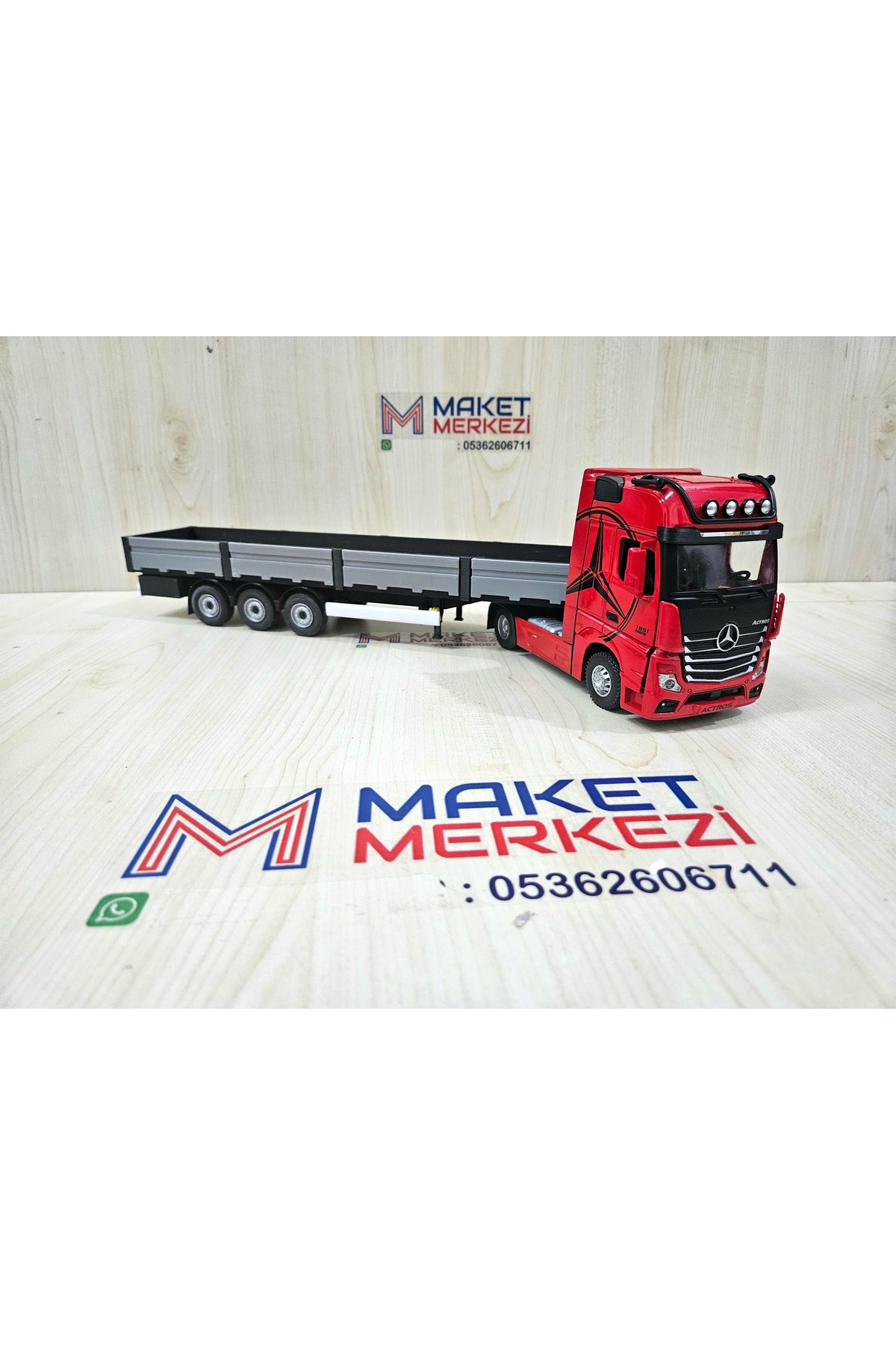 مدل خودرو نیم متر طول 1 36 MERCEDES ACTROS RIFLE تریلر نام نوشته شده قرمز اورجینال Maket