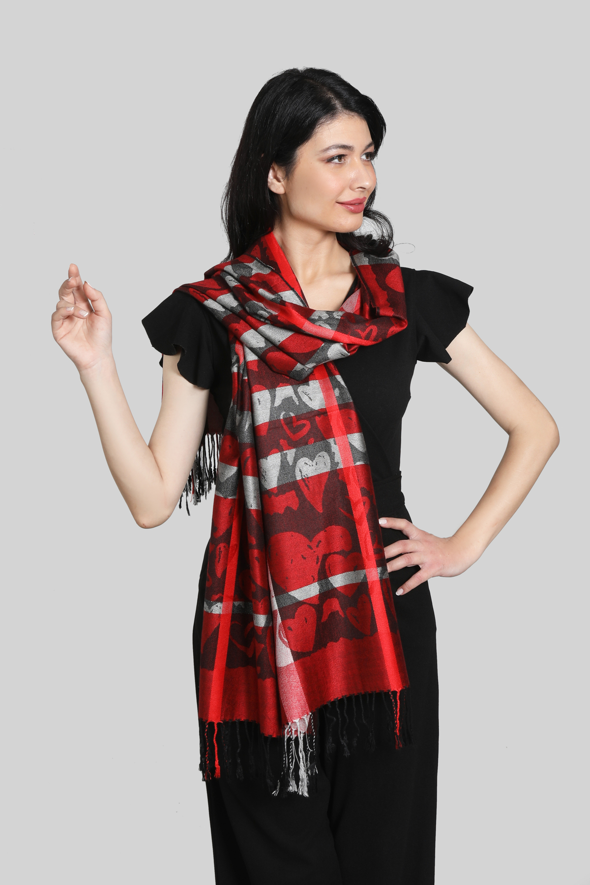شال زنانه چهارخانه قرمز و مشکی ۱۰۰٪ پشمینه میستیک Mystic مدل MS-246