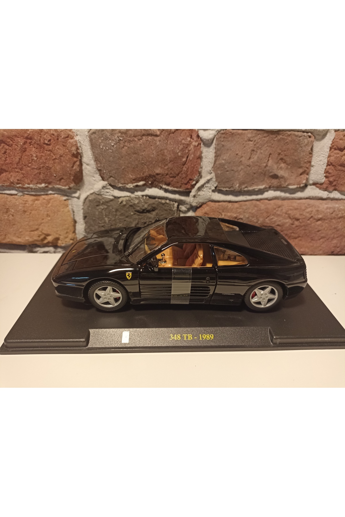مدل خودرو FERRARI 348 TB 1989 اورجینال Burago