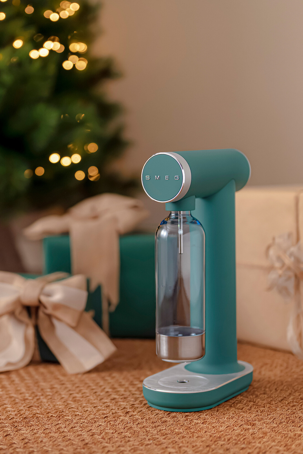 قهوه ساز فیلتری دستگاه نوشابه تریتان ™ مات زمرد سبز را تجدید کنید اورجینال Smeg