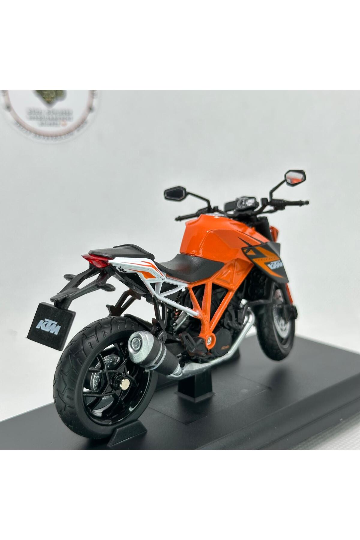 مدل خودرو KTM 1290 SUPER DUKE 1:18 SCALE DIECAST MOTORCYCLE MODEL – دارای مجوز اسباب بازی و مجسمه فلزی اورجینال MotoGarage