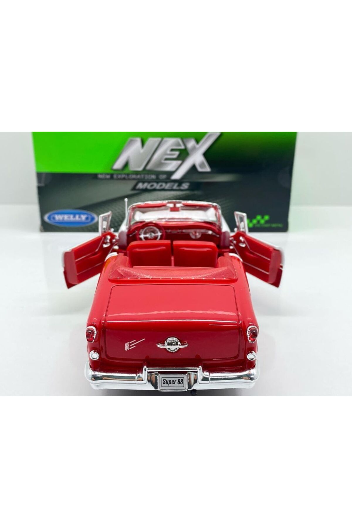 مدل خودرو 1.24 SCALE WELLY BRAND دارای مجوز 1955 OLDSMOBILE SUPER 88 قرمز سفید ماشین فلزی دو رنگ اورجینال WELLY