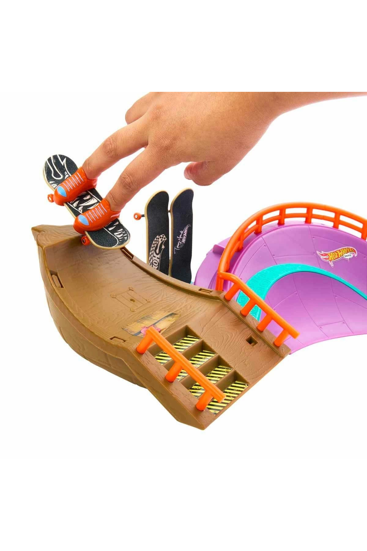 ماشین اسباب بازی مجموعه پارک اسکیت اختاپوس HMK01 از ترکیه HOT WHEELS