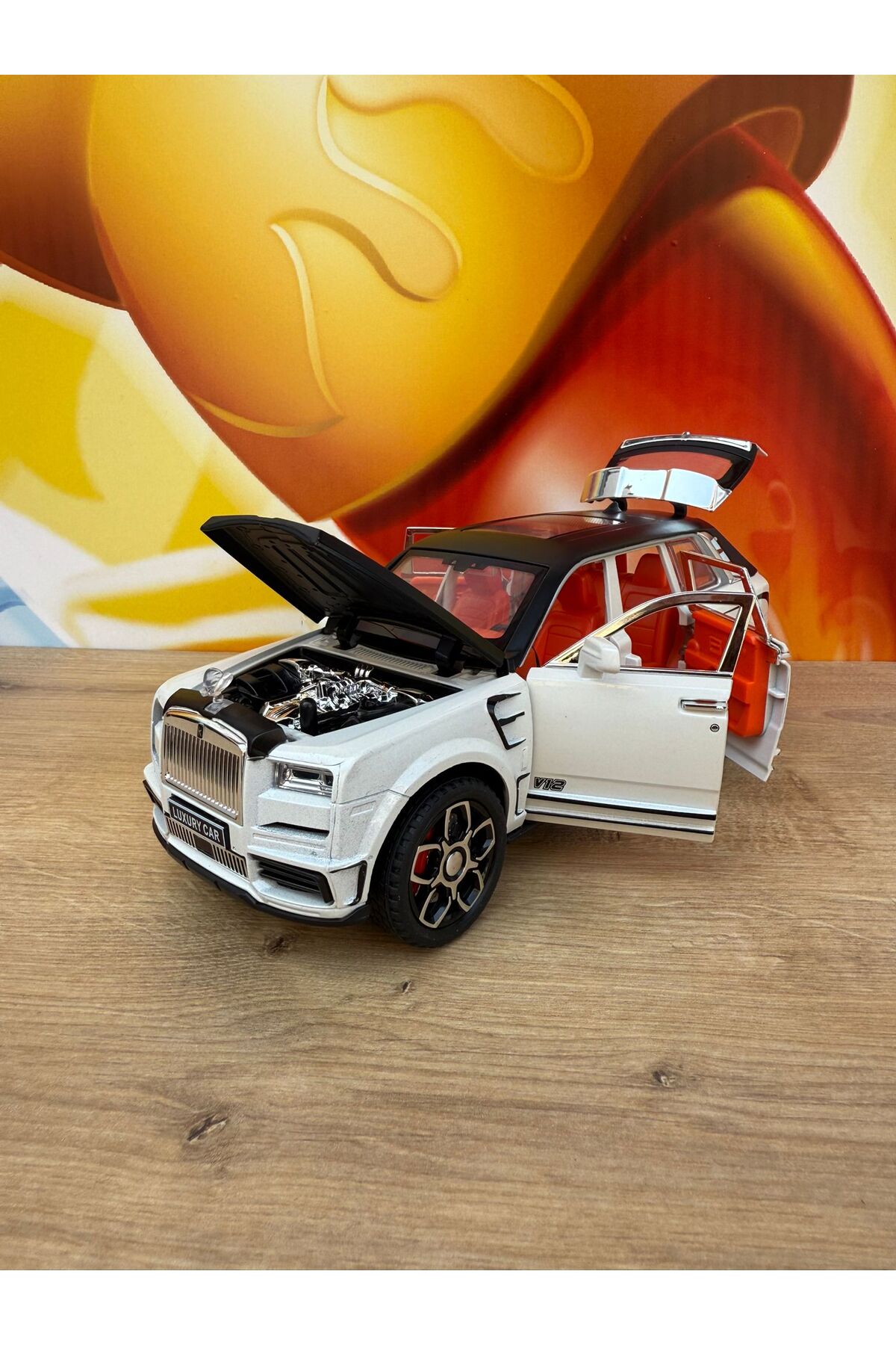 مدل خودرو DIE CAST ROLLS ROYCE SUV متال رولز رویس درهای بازشو نور صدا ماشین 22 سانتی متر اورجینال scntoys