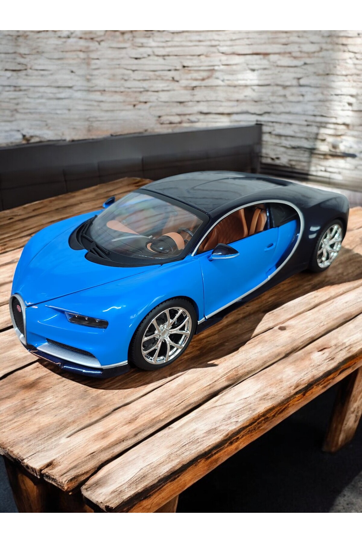 مدل خودرو ماشین کلکسیونی BUGATTI CHIRON 1:18 SCALE BLUE DIE CAST فلزی اصلی اورجینال Burago