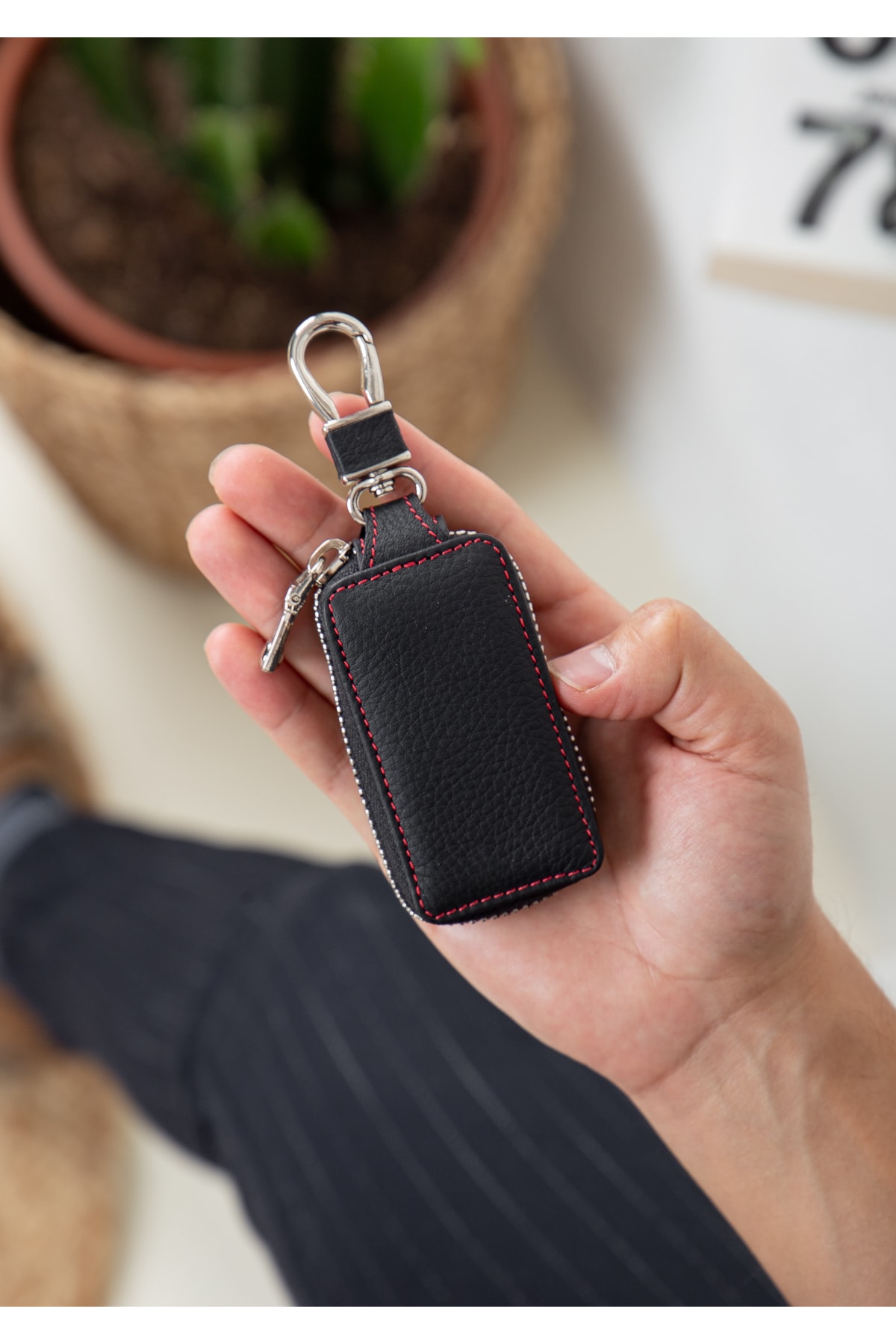 جلیقه کلید ماشین قلاب دار مشکی چرم اصل و جاکلیدی خانه Niki Leather