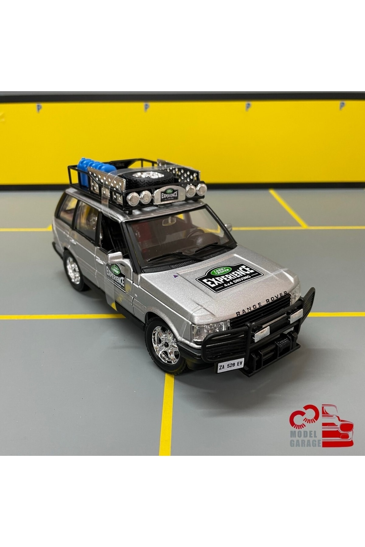 مدل خودرو RANGE ROVER 1 24 SCALE C&amp;C MODEL GARAGE DIECAST METAL CAR اورجینال Burago