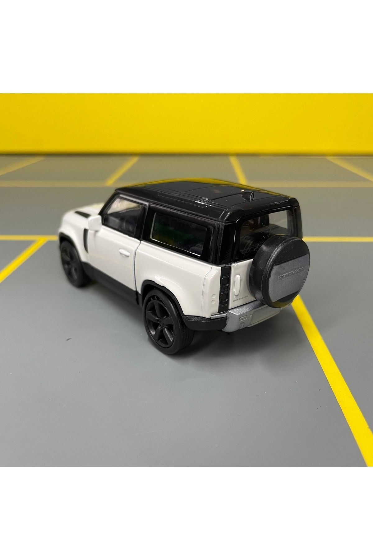 مدل خودرو LAND ROVER DEFENDER 2020 1 36 SCALE DIECAST METAL MODEL CAR TOY PULL DROP اورجینال WELLY
