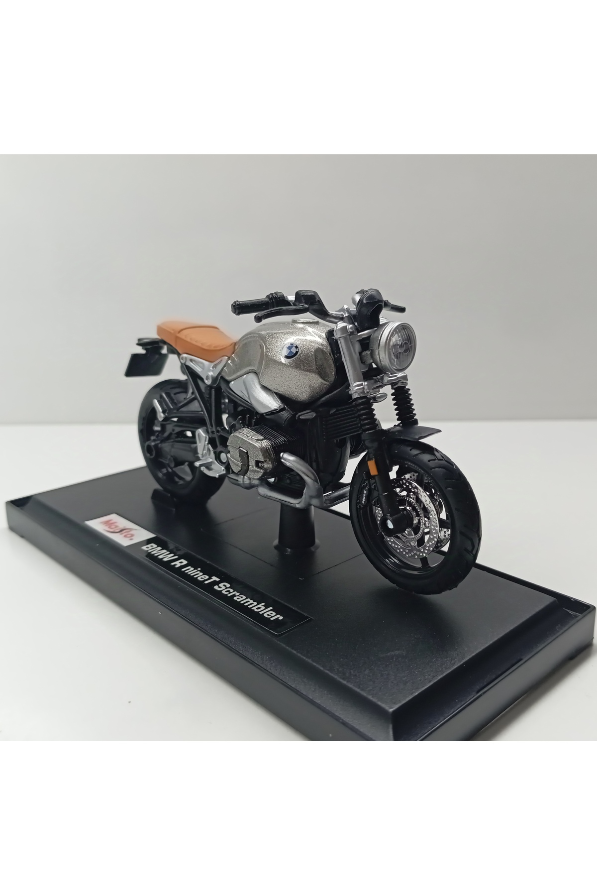 مدل خودرو DIANOMI MAISTO در مقیاس 1:18 BMW R SCRAMBLER موتور سیکلت فلزی اورجینال Maisto
