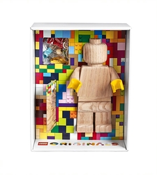 فیگور چوبی لگو LEGO Originals مدل 853967، ارتفاع ۲۰ سانتی‌متر با قطعات ساخت و کتابچه ۲۸ صفحه‌ای