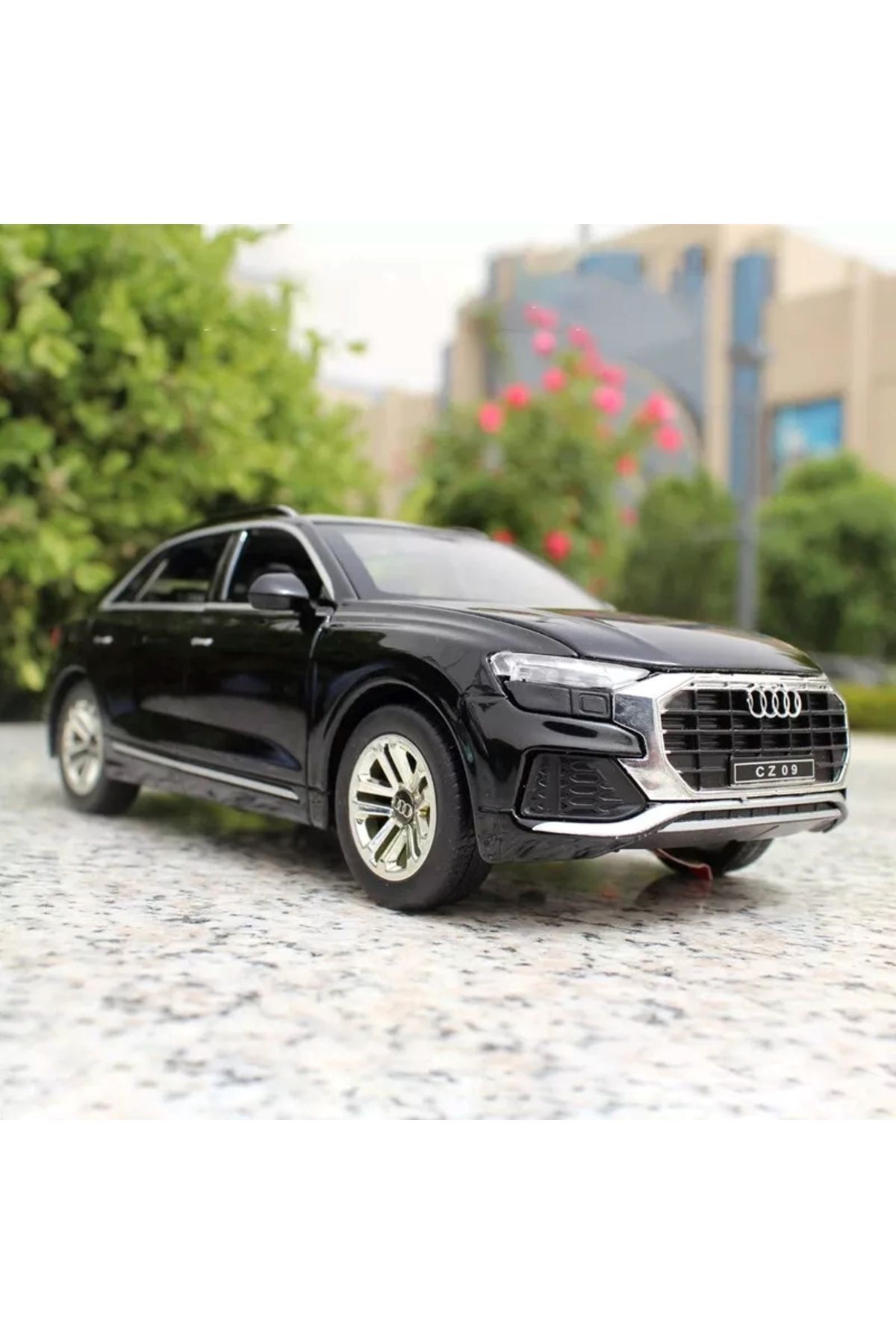 مدل خودرو آئودی Q8 SUV STYLE CAR 1:24 DIECAST METAL MODEL مجموعه ماشین جیپ با صدا و چراغ اورجینال scntoys