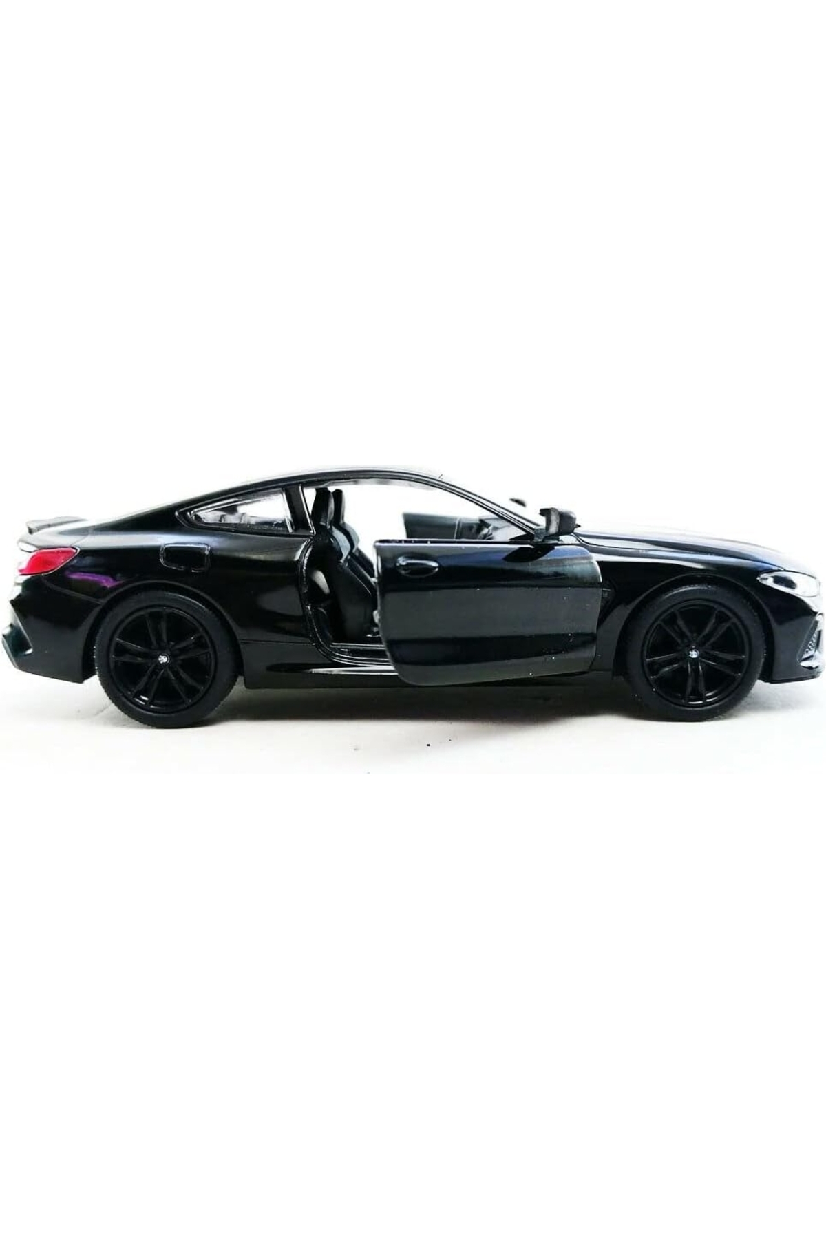 مدل خودرو BMW M8 DIECAST چکی DROP ماشین 1:34 مقیاس مشکی اورجینال Kinsmart