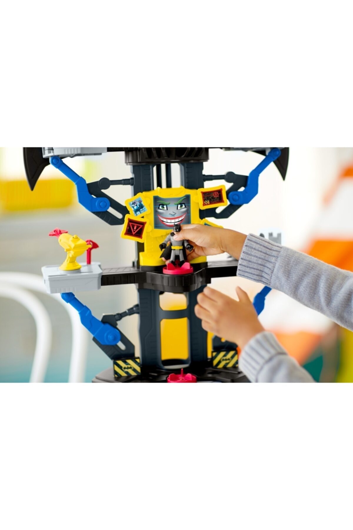 اسباب بازی های فیگور دیگر TOY IMAGINEXT DC SUPER FRIENDS TRANSFORMING BATCAVE PLAY SET Imaginext
