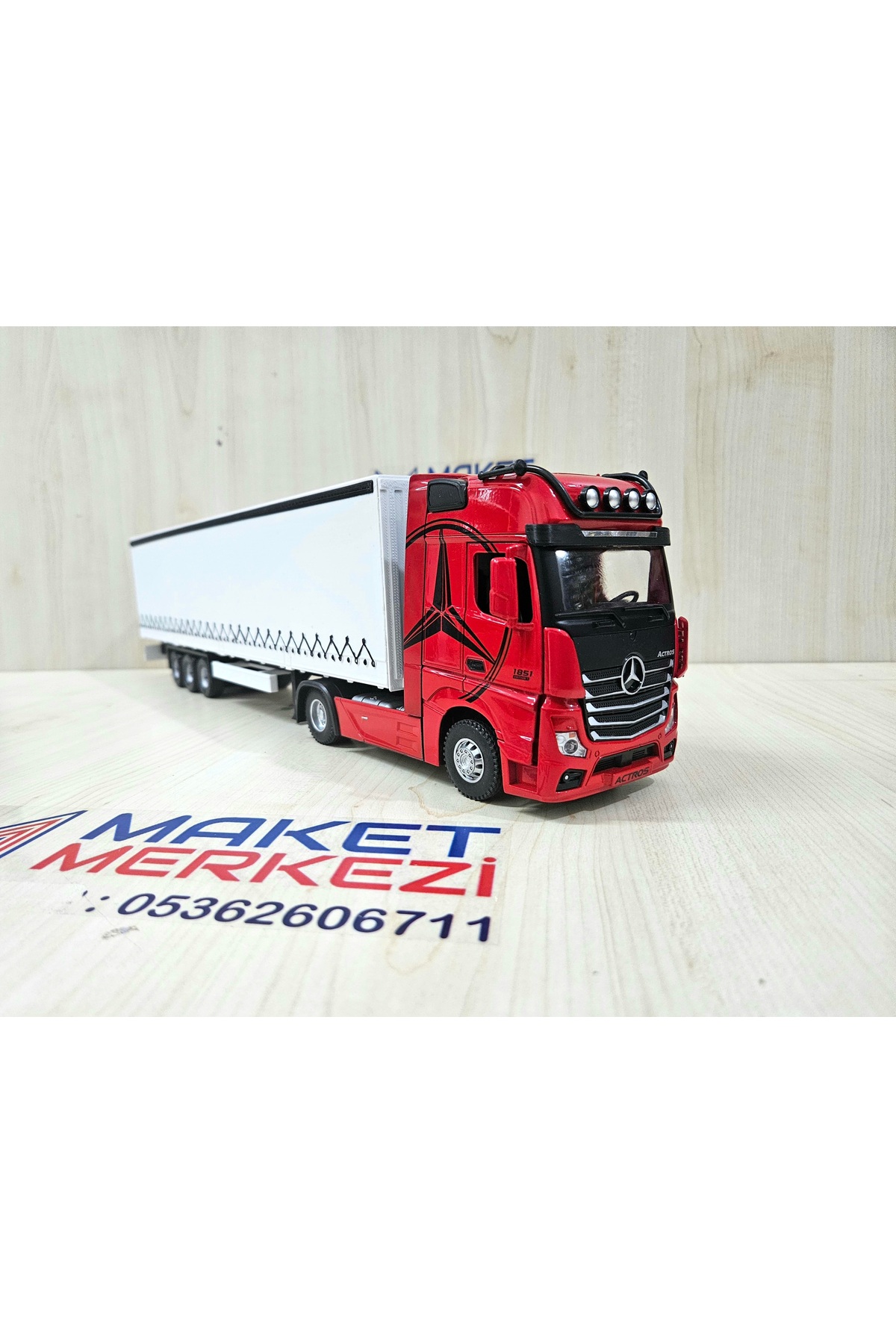 مدل خودرو نیم متر طول 1 36 MERCEDES ACTROS TILT TRUCK MODEL نام نوشته شده قرمز اورجینال Maket