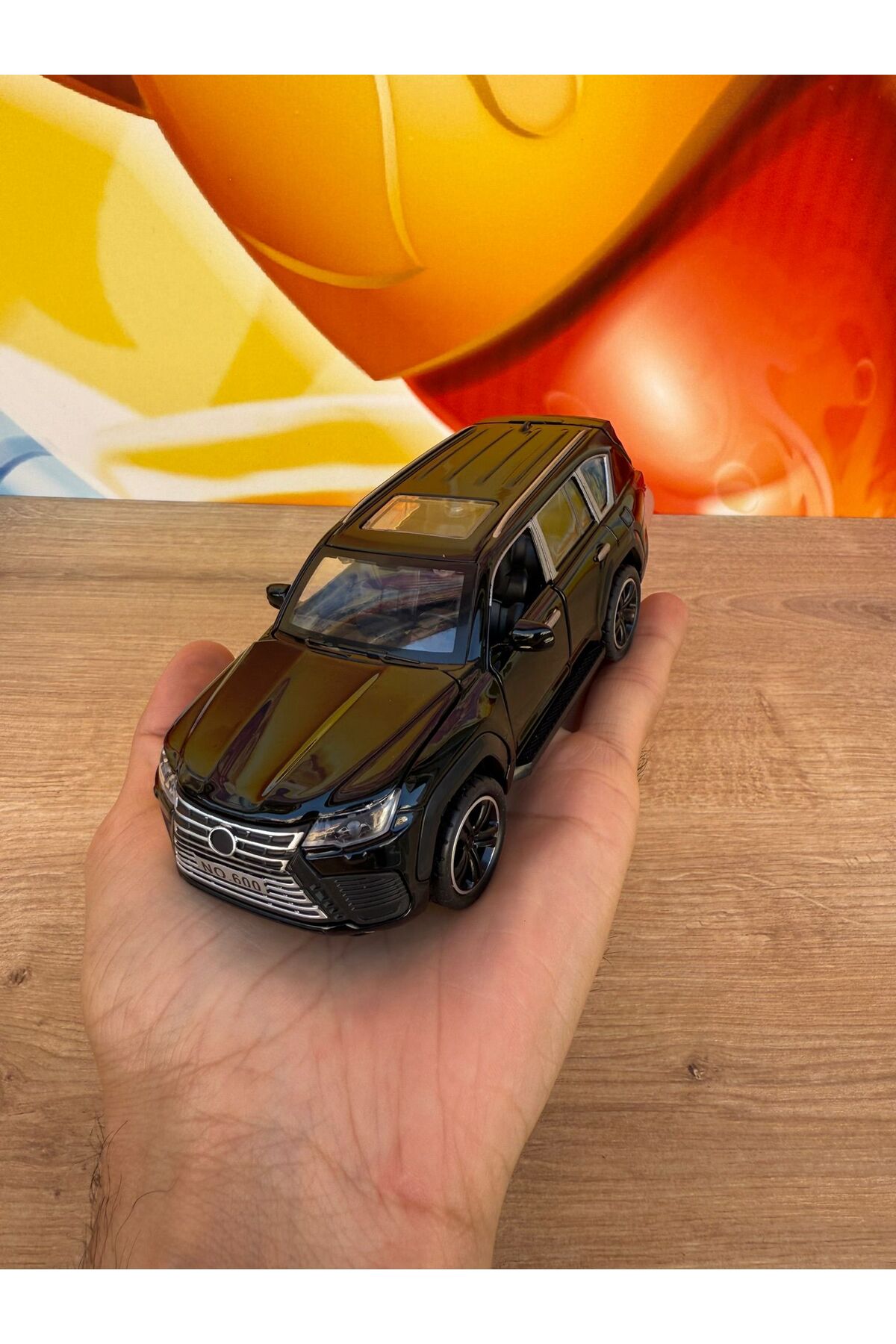 مدل خودرو LEXUS JEEP DIECAST CAR TOY 570 MODEL با درهای باز صدا و نور اورجینال scntoys