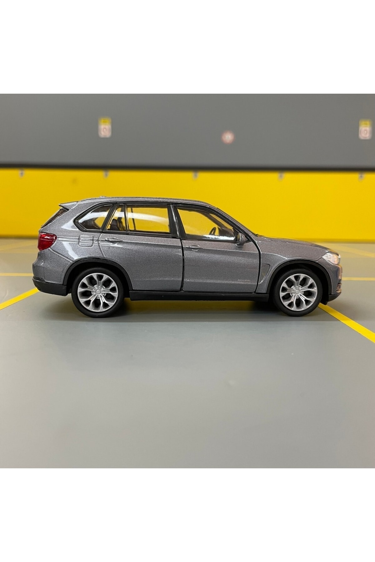 مدل خودرو BMW X5 1 36 SCALE DIECAST METAL MODEL CAR PULL DROP TOY اورجینال WELLY