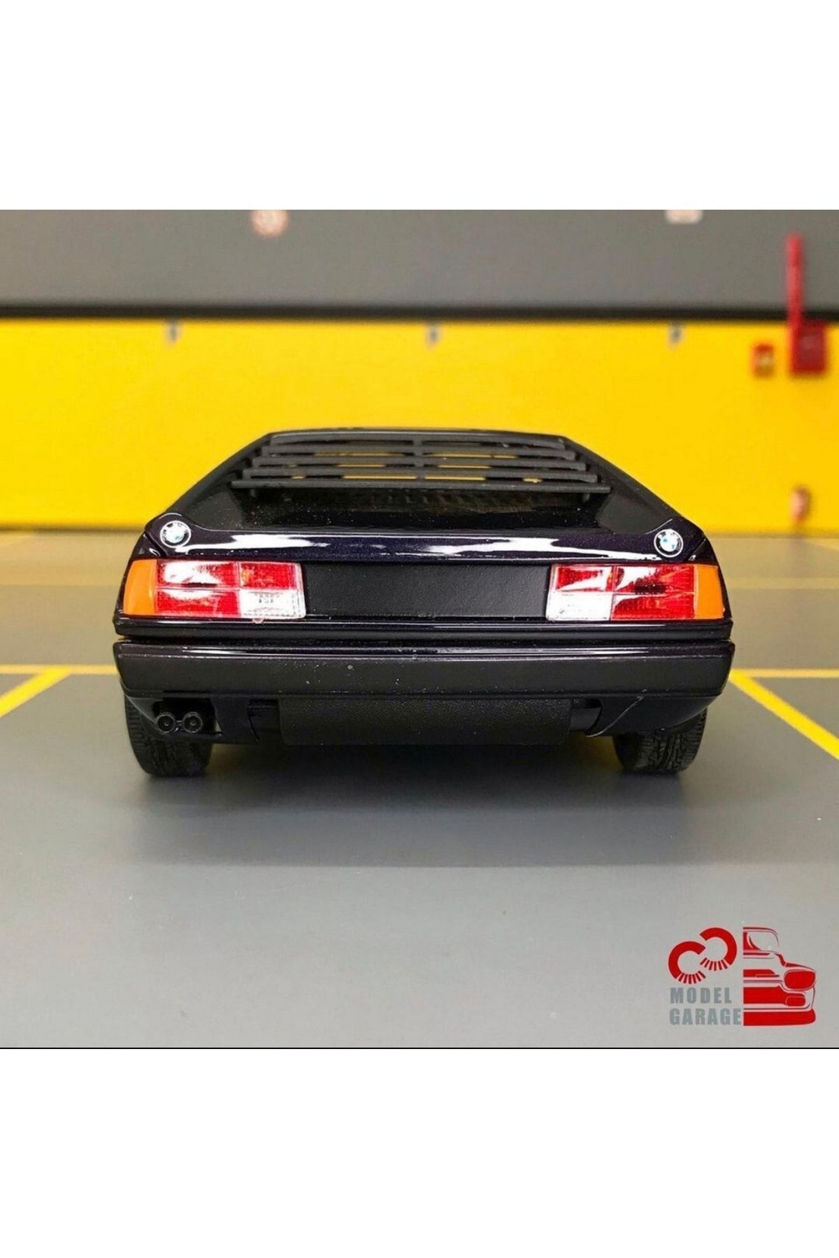 مدل خودرو BMW M1 1 24 SCALE C&amp;C MODEL GARAGE DIECAST METAL CAR اورجینال WELLY