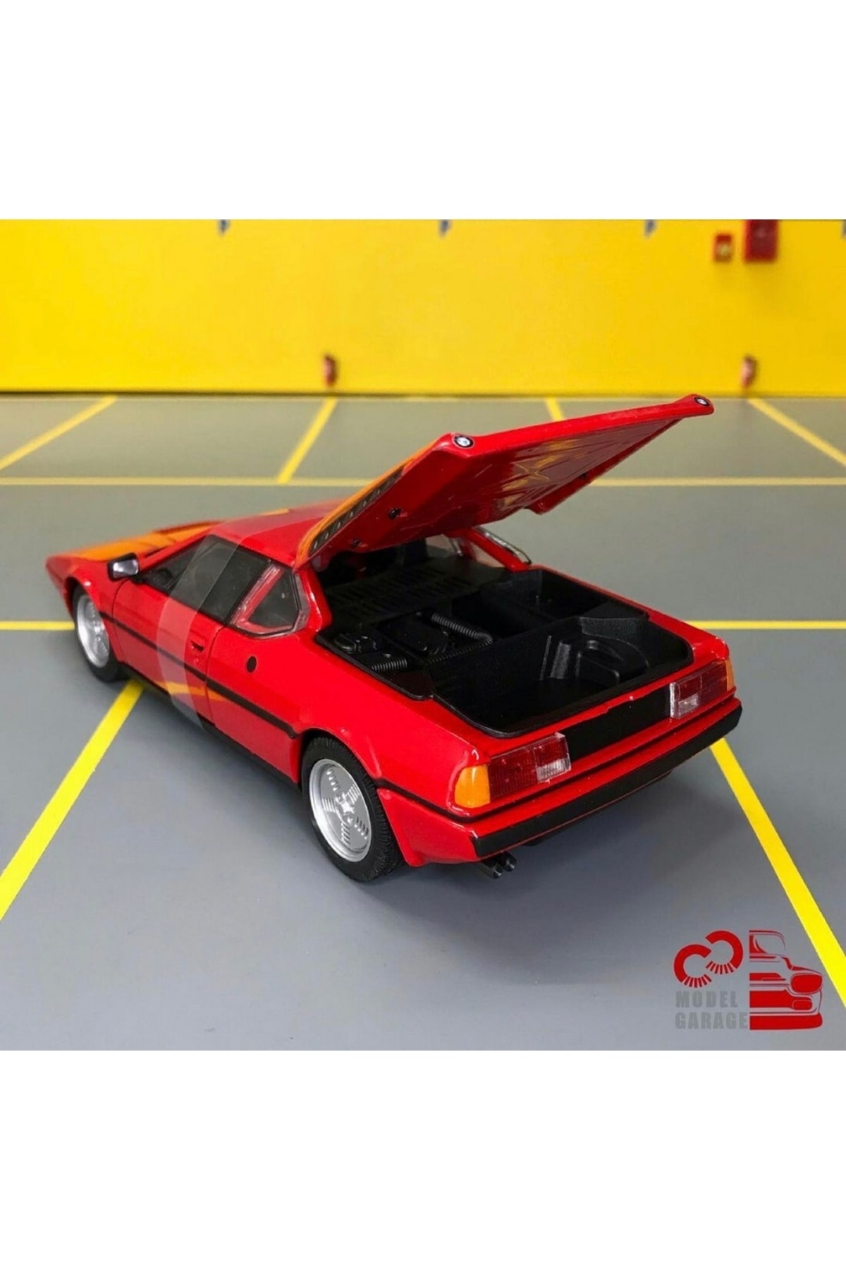 مدل خودرو BMW M1 1 24 SCALE C&amp;C MODEL GARAGE DIECAST METAL CAR اورجینال WELLY