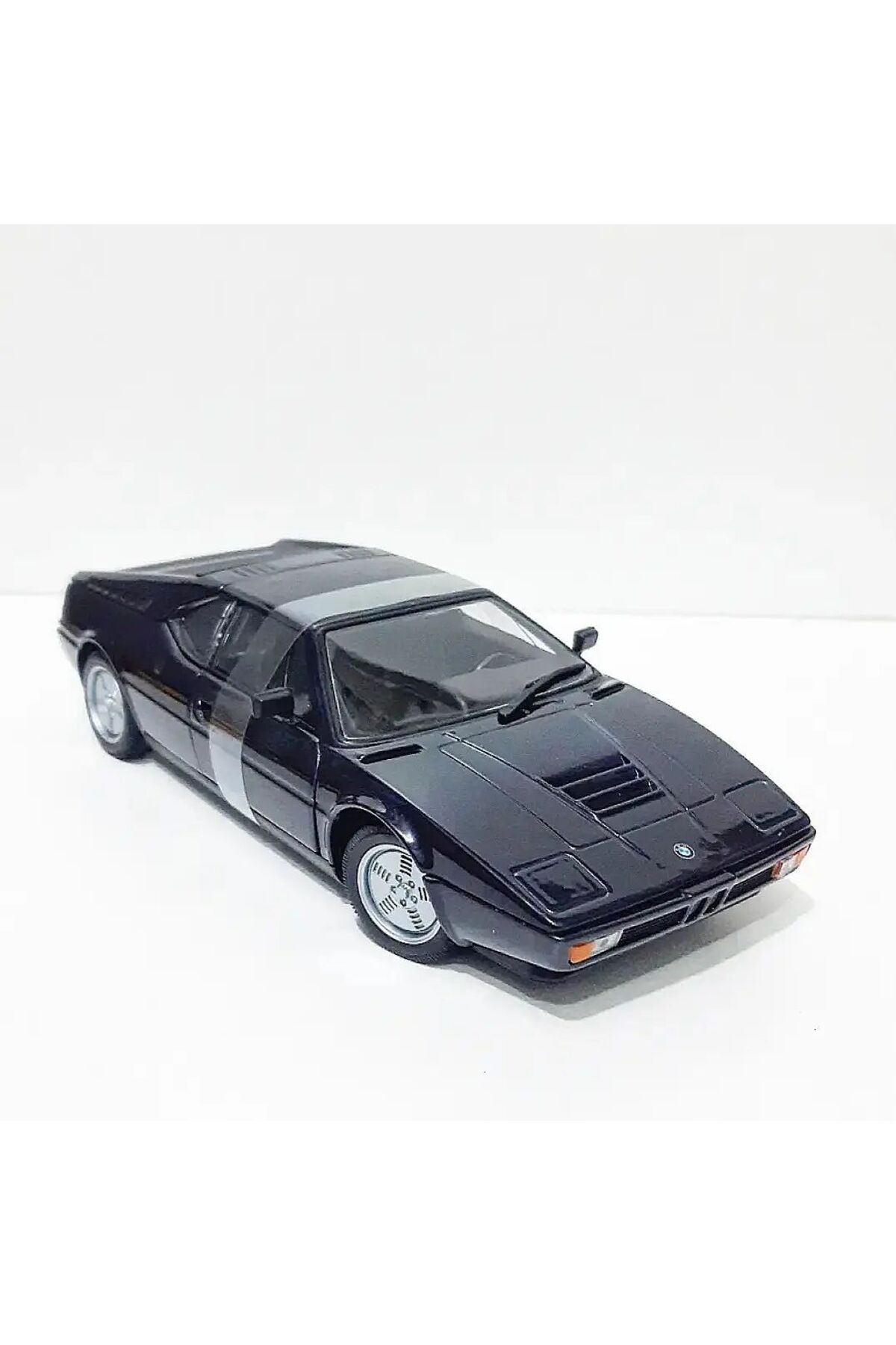 مدل خودرو 1.24 SCALE WELLY BRAND دارای مجوز BMW M1 مشکی COLOR MEDEL METAL CAR اورجینال WELLY