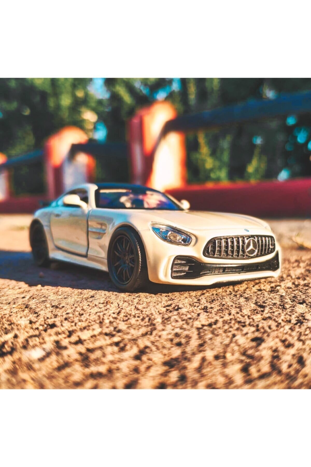 مدل خودرو مرسدس AMG GT R چک DROP DIECAST سفید اورجینال WELLY