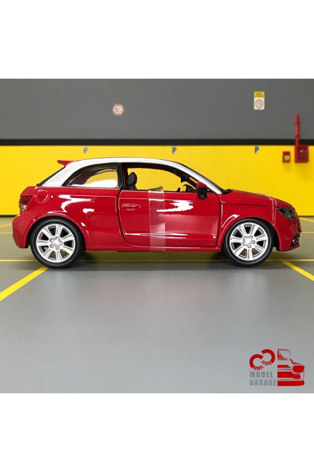 مدل خودرو AUDI A1 1 24 SCALE C&amp;C MODEL GARAGE DIECAST METAL CAR اورجینال Burago