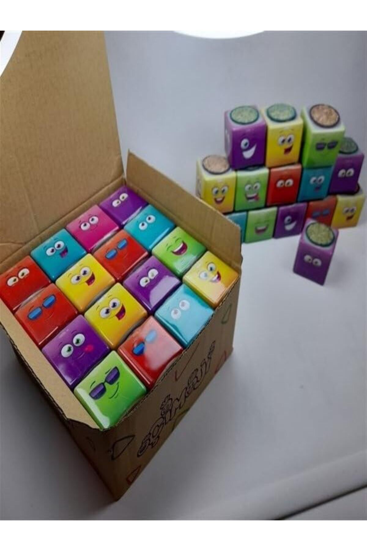 اسباب بازی های فیگور دیگر 6 تکه از نسل جدید 3 SIDED EMOJI CUBE GRASS MEN هدیه مدرسه و پیش دبستانی MAN Emrah Gültekin