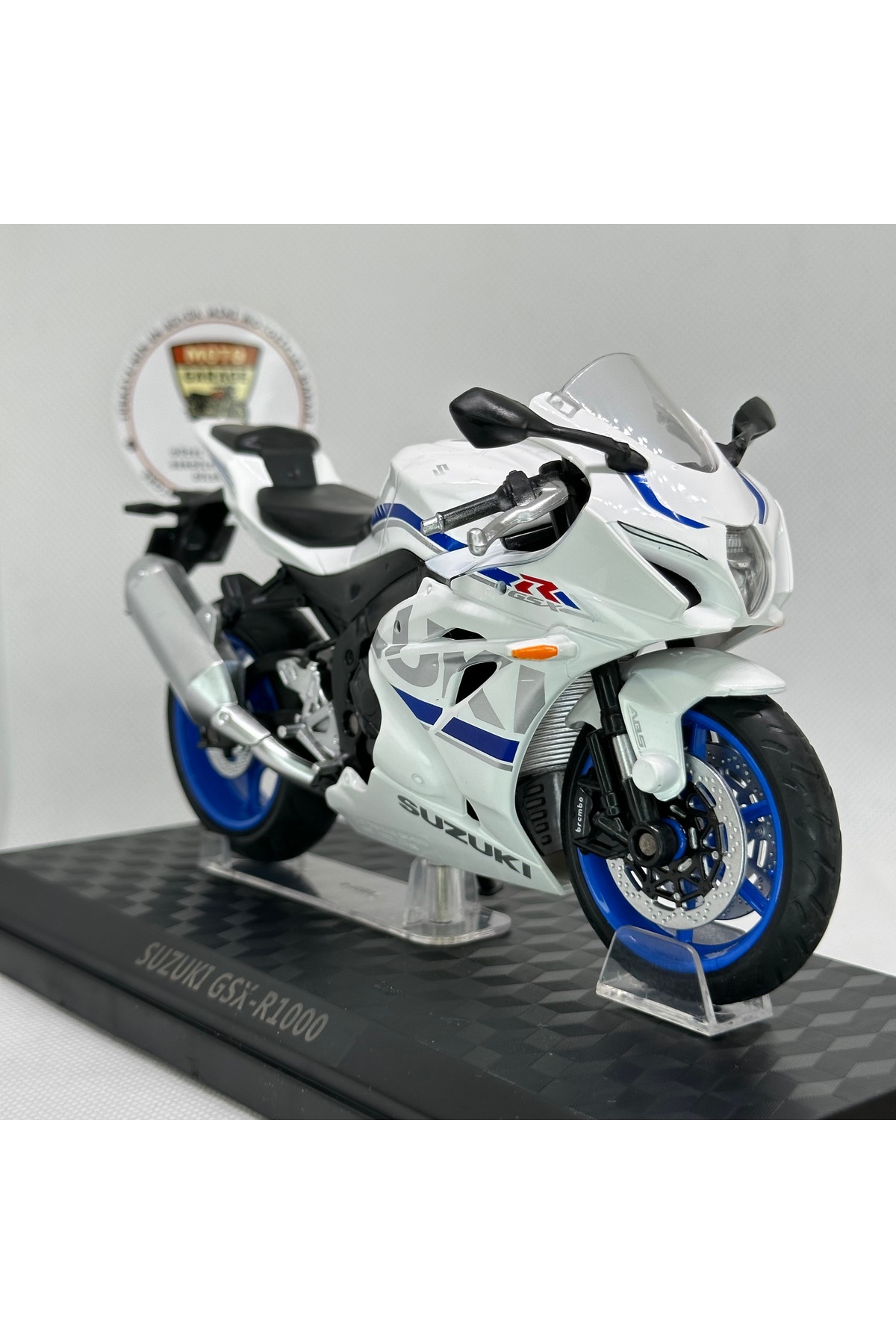 مدل خودرو سوزوکی GSX R1000 موتورسیکلت دیکست 1:12 – و مجموعه فلزی MAISTO دارای مجوز سفید اورجینال Maisto Diecast