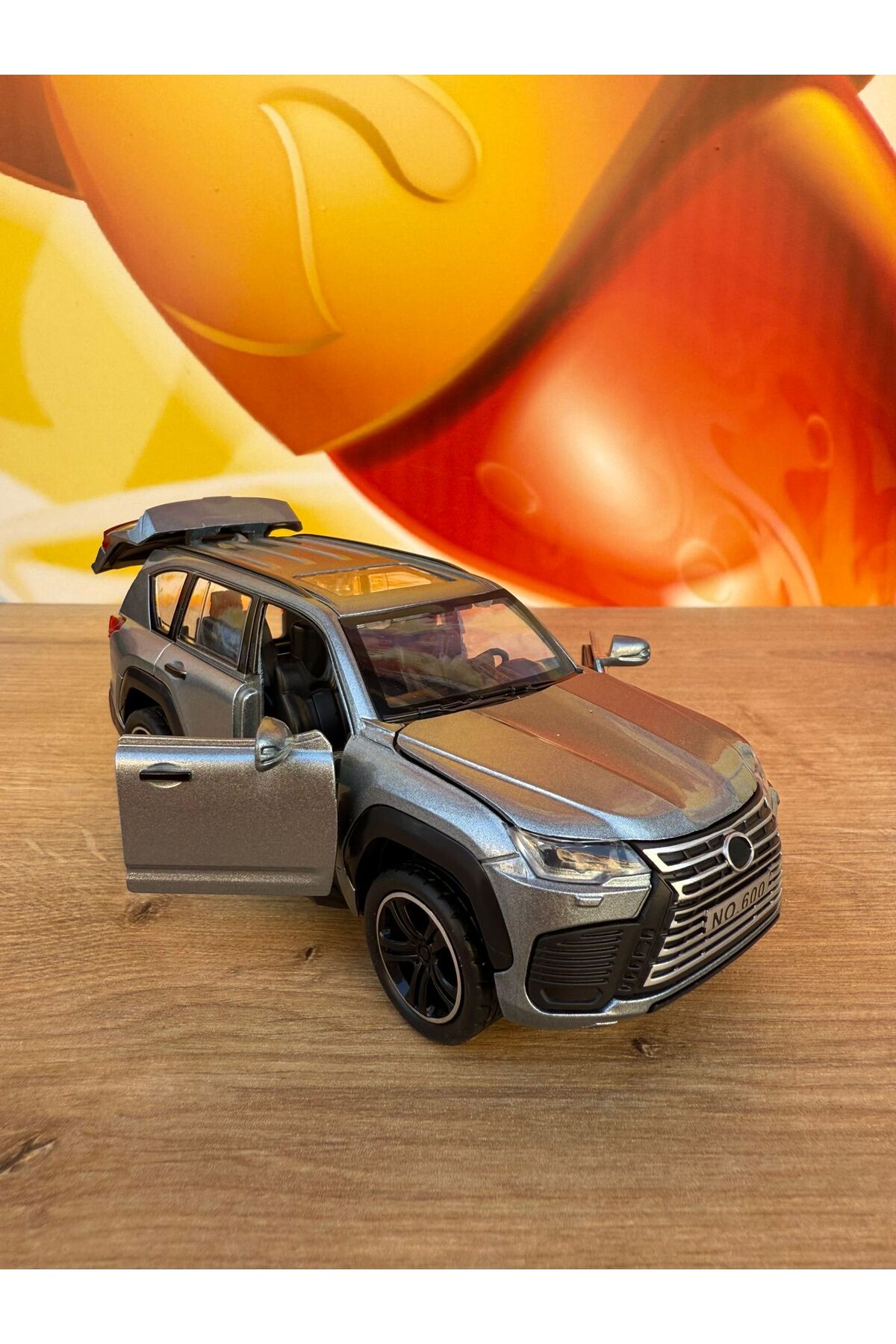 مدل خودرو لکسوس JEEP DIECAST CAR SMOKED DESERT LEXUS 570 MODEL درهای باز شونده با صدا و نور اورجینال scntoys