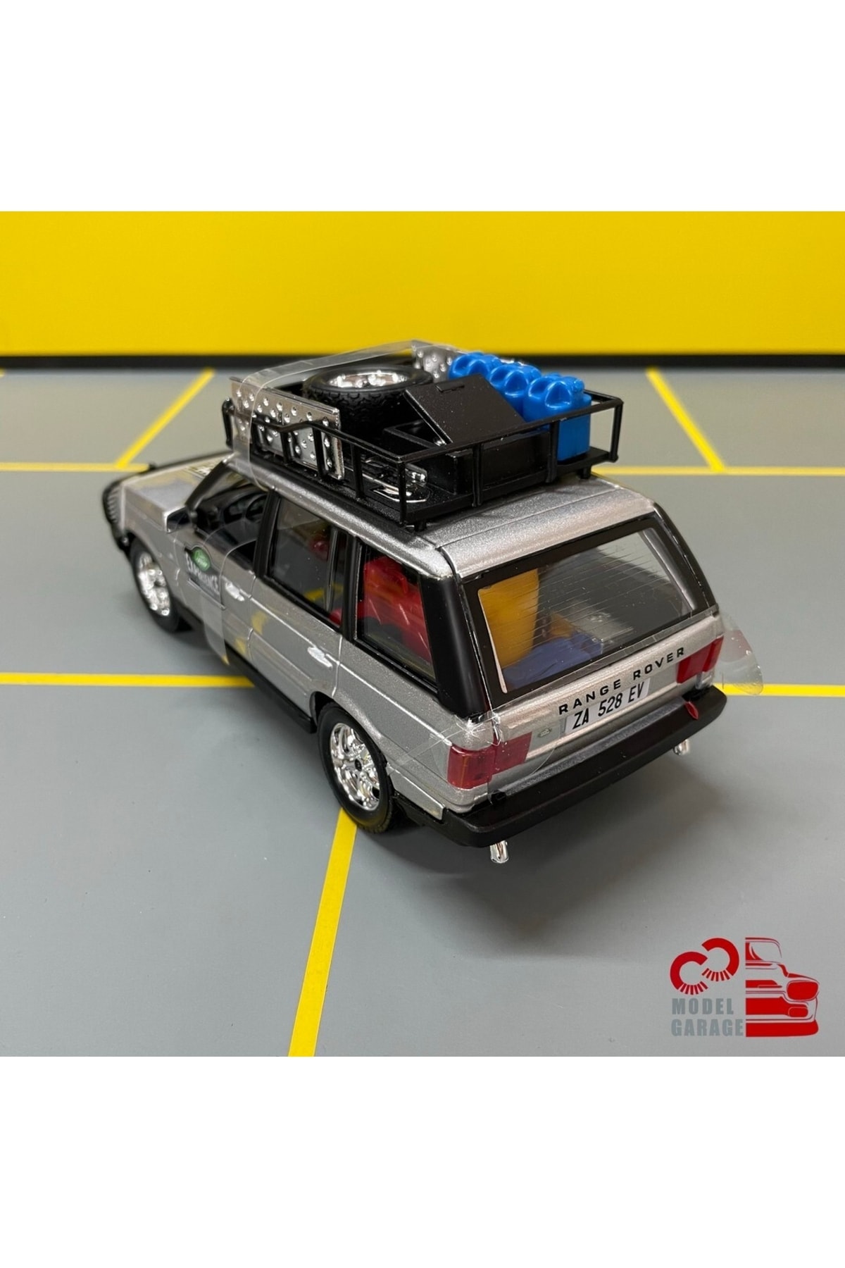 مدل خودرو RANGE ROVER 1 24 SCALE C&amp;C MODEL GARAGE DIECAST METAL CAR اورجینال Burago