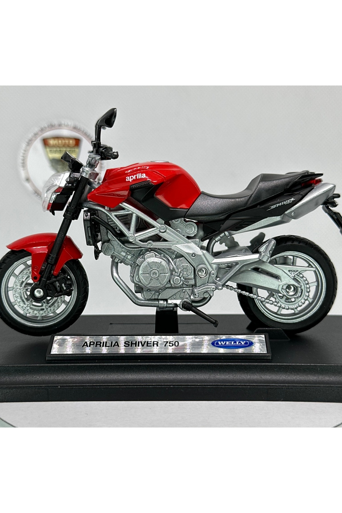 مدل خودرو موتورسیکلت APRILIA SHIVER 750 1:18 DIECAST MODEL – فلزی اورجینال WELLY