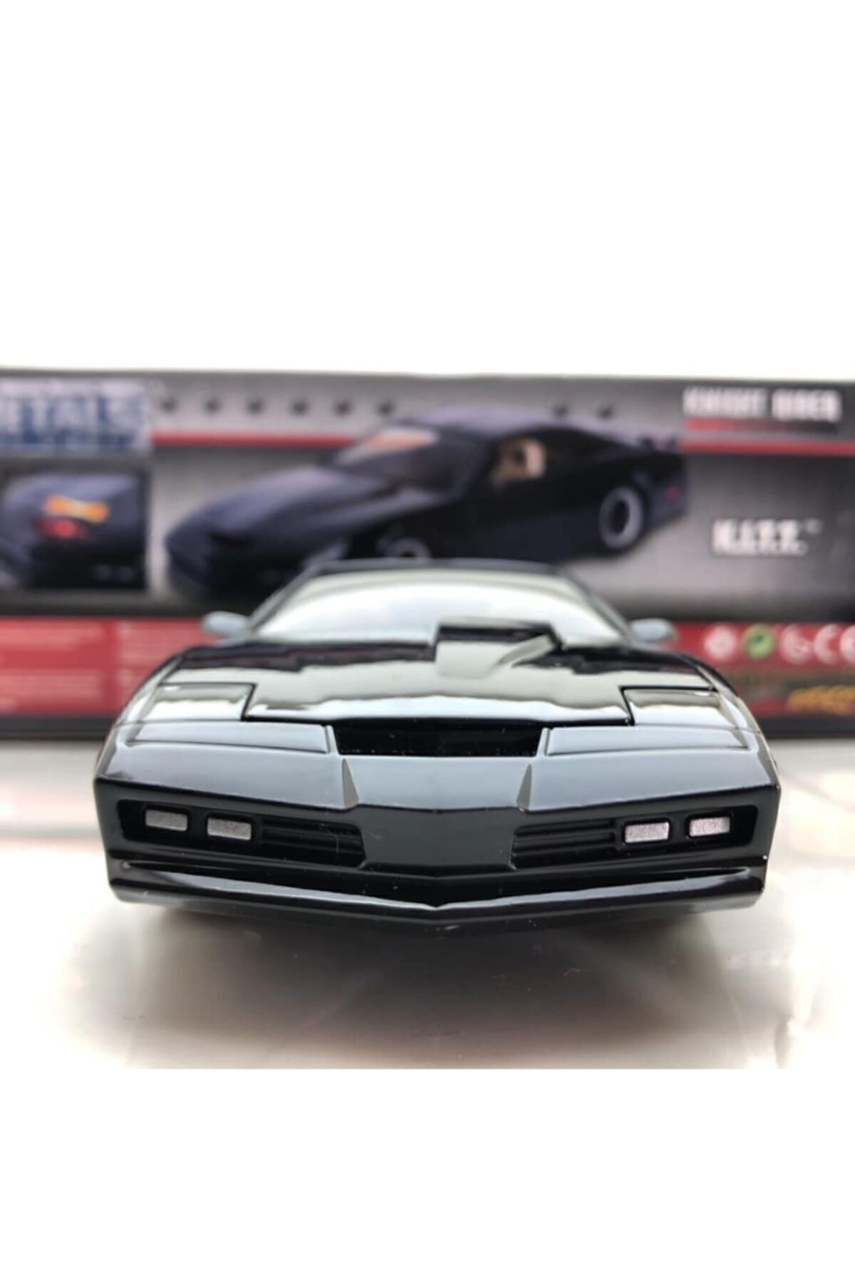 مدل خودرو سریال تلویزیونی PONTIAC FIREBIRD BARELY LIGHTED KNIGHT RIDER 1:24 اورجینال Jada
