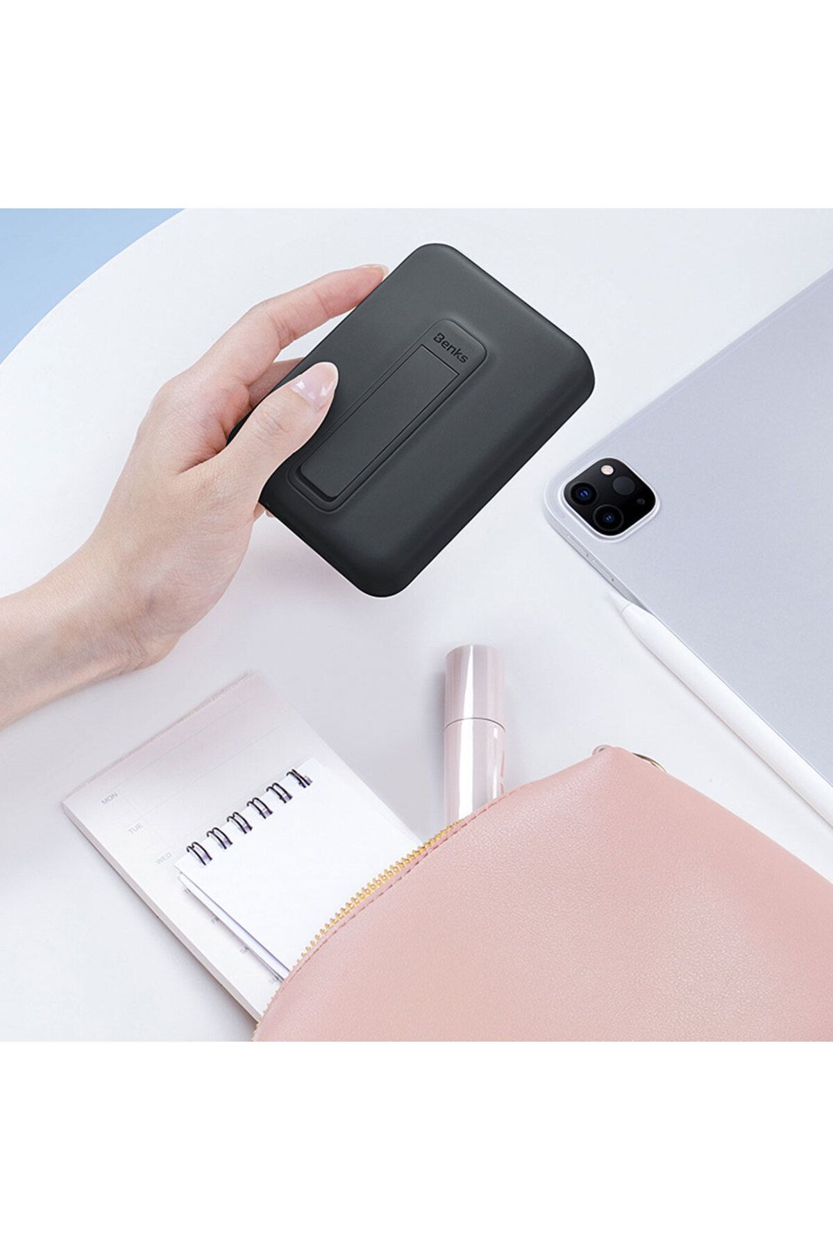پاوربانک MAGSAFE BENKS MP09 طرح باریک با پایه مغناطیسی 6000MAH 5W مشکی اورجینال Benks