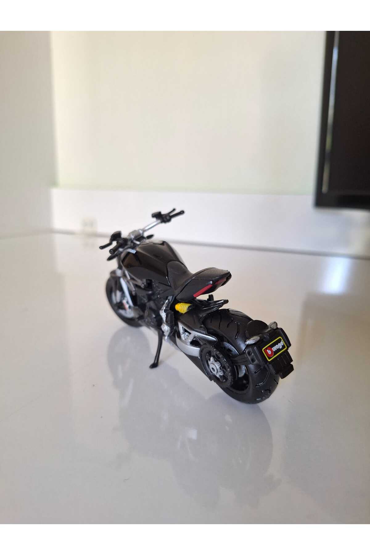 ماشین اسباب بازی DUCATI XDIAVELS 1 18 موتور سیکلت هات ویلز اورجینال HOT WHEELS