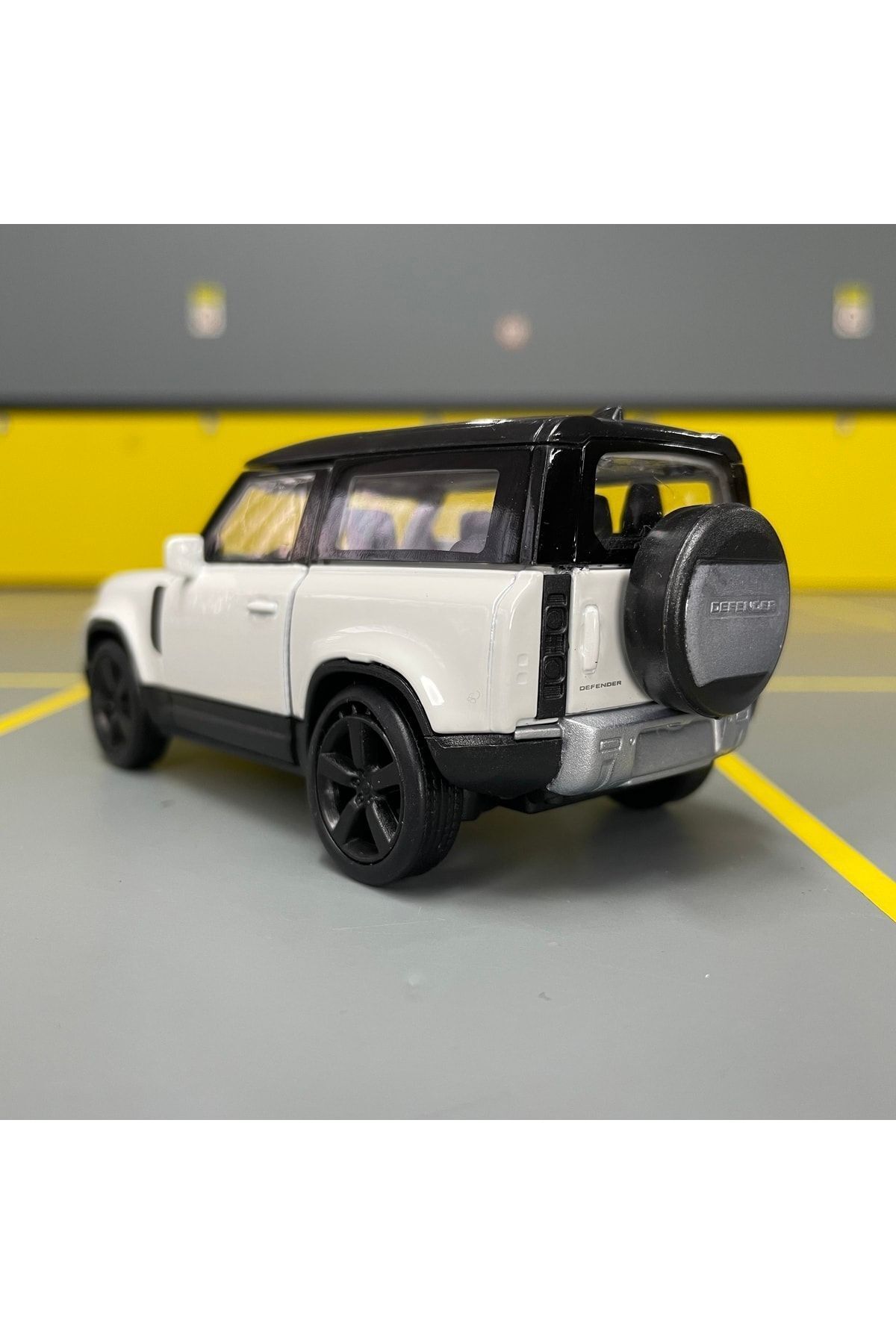 مدل خودرو LAND ROVER DEFENDER 2020 1 36 SCALE DIECAST METAL MODEL CAR TOY PULL DROP اورجینال WELLY