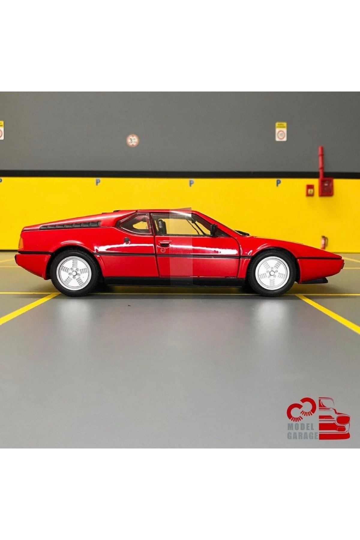 مدل خودرو BMW M1 1 24 SCALE C&amp;C MODEL GARAGE DIECAST METAL CAR اورجینال WELLY