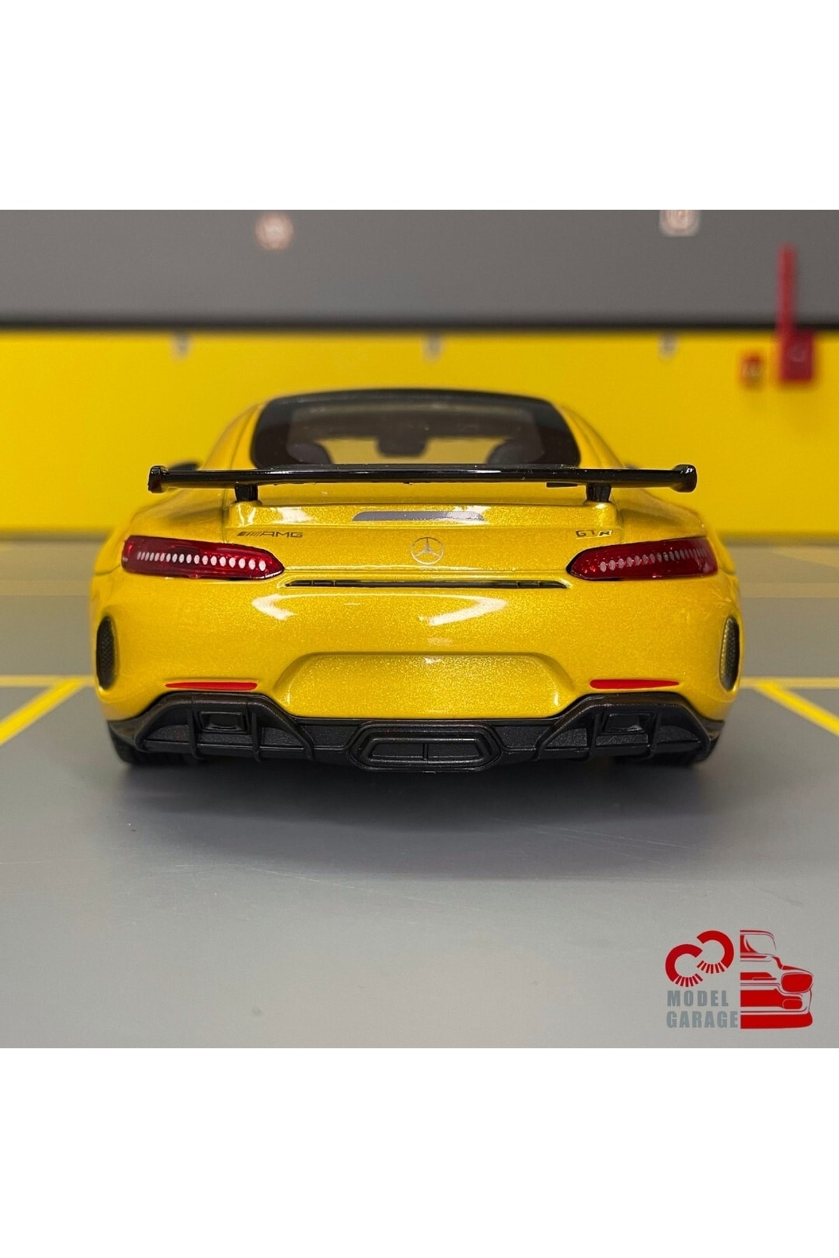 مدل خودرو MERCEDES BENZ AMG GTR 1 24 SCALE C&amp;C MODEL GARAGE DIECAST METAL اورجینال WELLY