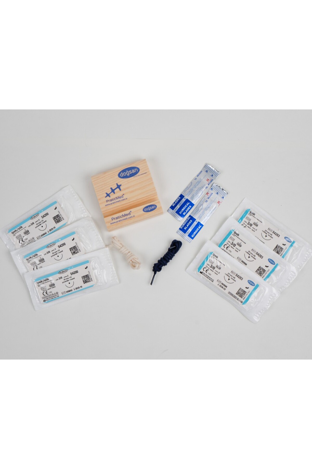 مدل خودرو ست آموزشی بخیه فلپ بستن نوع میز دندانپزشکی مشکی PRATICMED اورجینال Praticmed