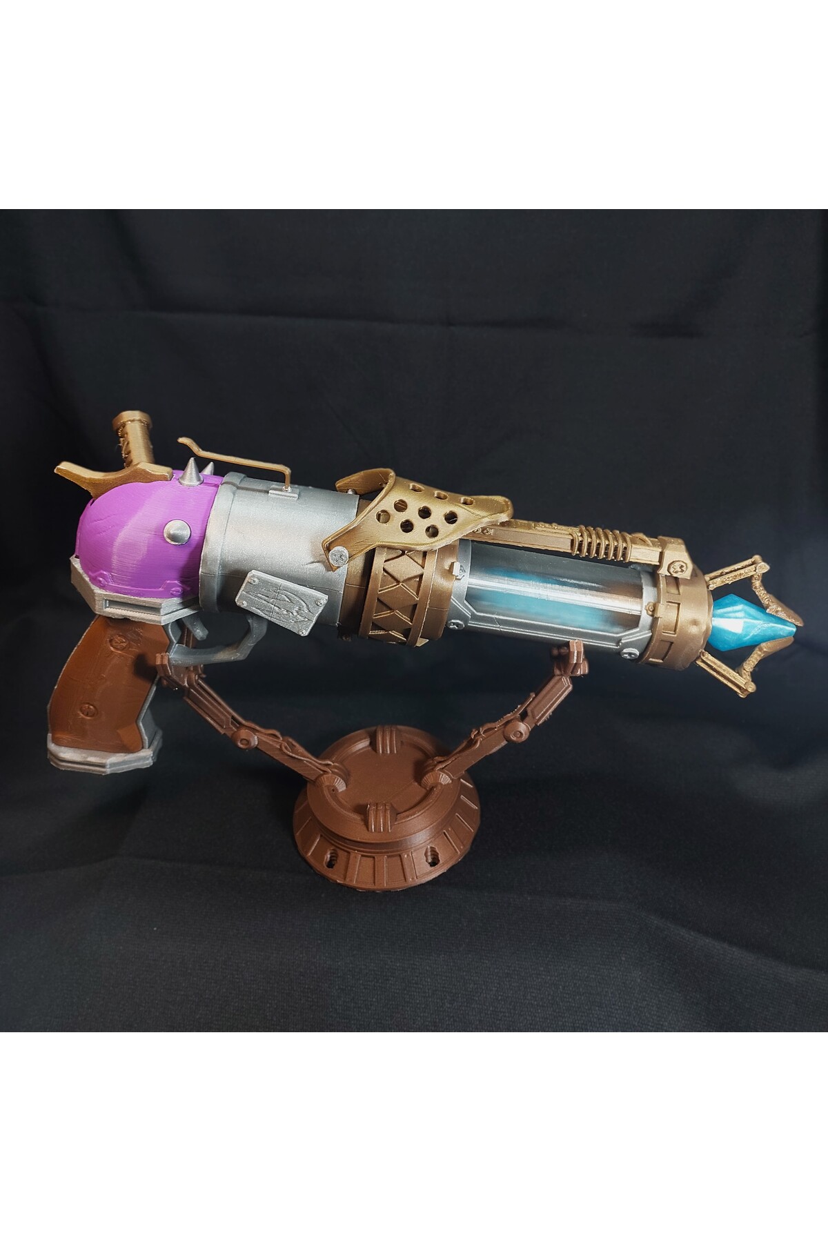 فیگور مجسمه اسلحه اسباب بازی نمادین ARCANE JINX از ترکیه figur