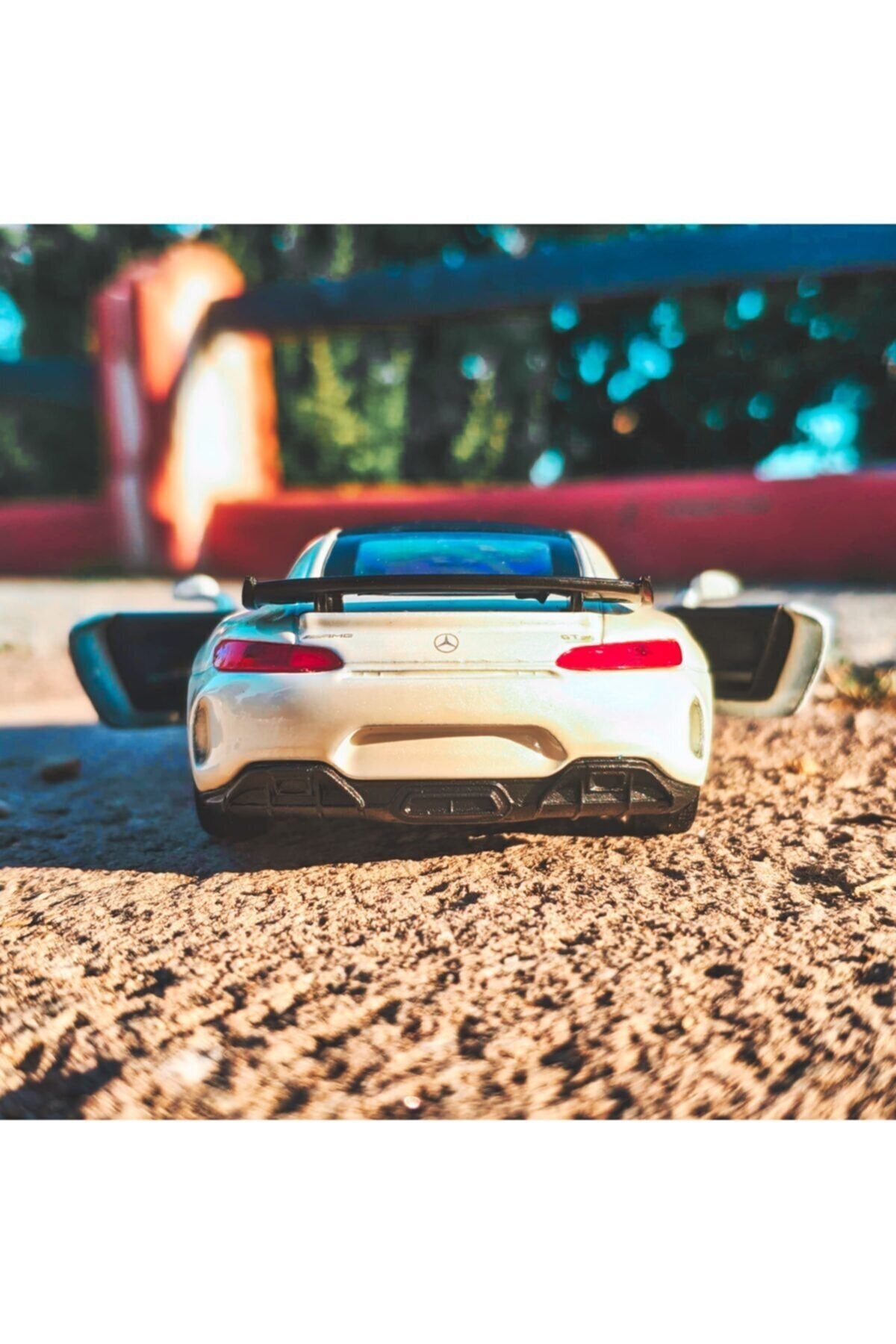 مدل خودرو مرسدس AMG GT R چک DROP DIECAST سفید اورجینال WELLY