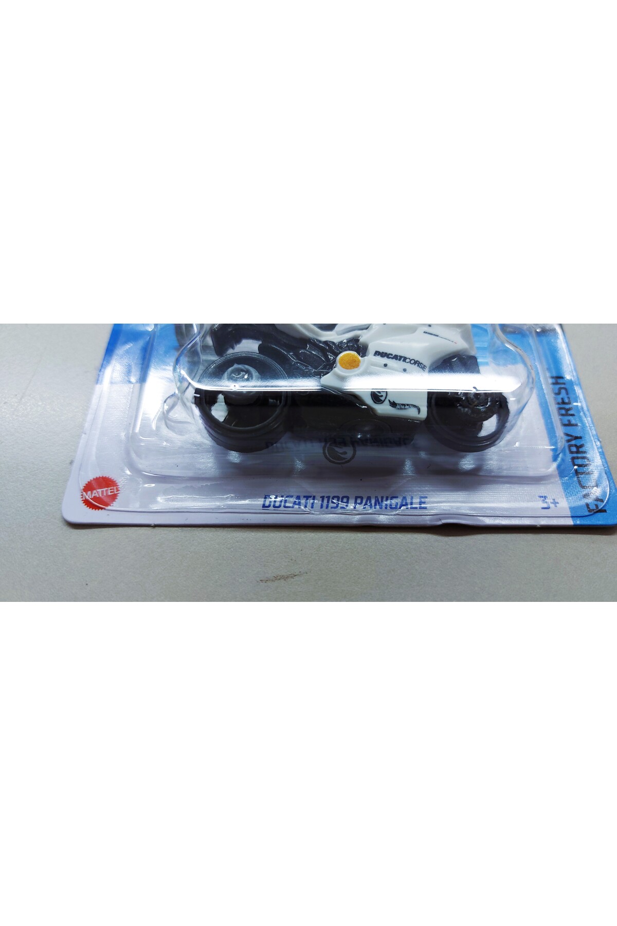 ماشین اسباب بازی DUCATI 1199 PANIGALE TREASURE HUNT TH مدل موتور سیکلت هات ویلز اورجینال HOT WHEELS