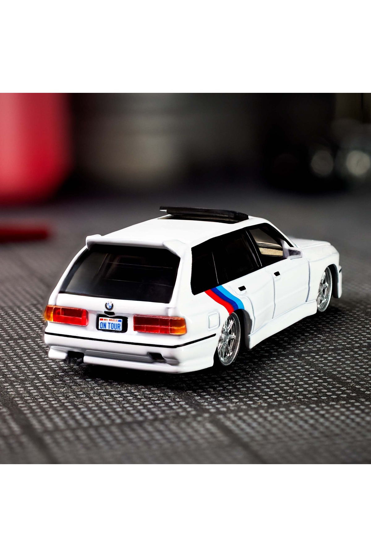 ماشین اسباب بازی گردآورندگان چرخ های داغ نخبگان 64 1990 BMW 318I TOURING هات ویلز اورجینال HOT WHEELS