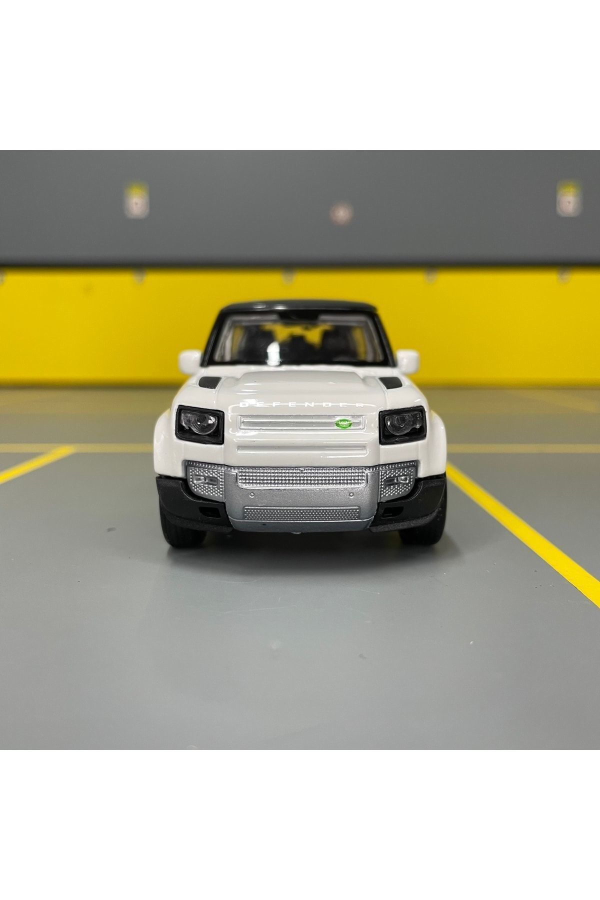 مدل خودرو LAND ROVER DEFENDER 2020 1 36 SCALE DIECAST METAL MODEL CAR TOY PULL DROP اورجینال WELLY