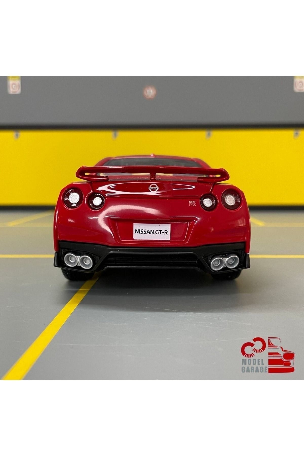 مدل خودرو ماشین نیسان GT R R35 2017 1 24 SCALE DIECAST METAL MODEL اورجینال Burago